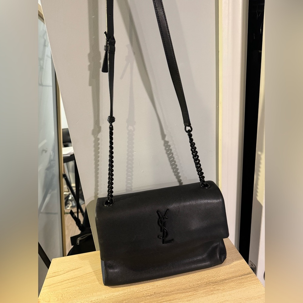SAINT LAURENT
Grain De Poudre Medium West Hollywood Monogram Fold-Over Black